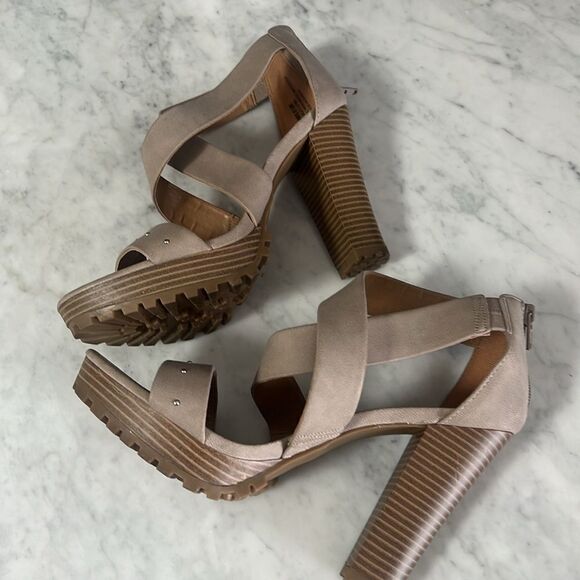 Report Women’s Taupe Tan Chunky Criss Cross Strappy Sandal Heel size 8.5 - Picture 9 of 9